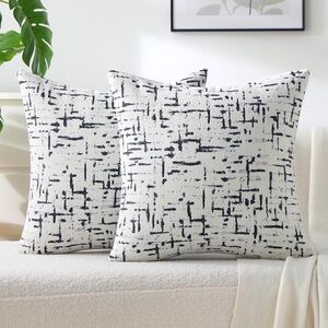 NIB FUTEI Black White Chenille Throw Pillow Covers 20x20 Inch Set of 2